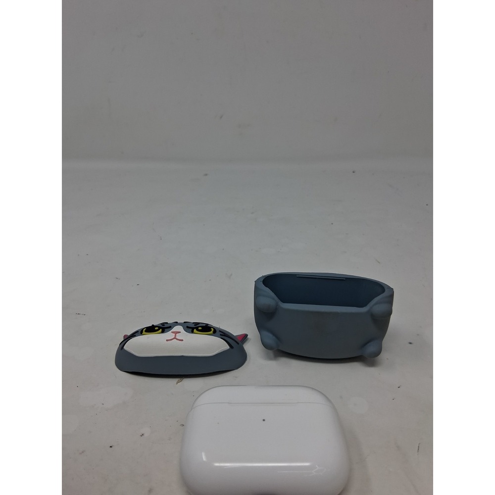 Apple Wireles Bluetooth Earbud Charging Case White Rechargeable A270 With Case Z